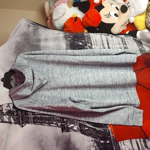 Gray Hiodie - Picture 6 of 8